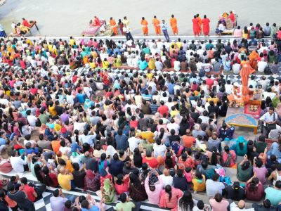 Understanding and simulating crowd dynamics in the next VESS